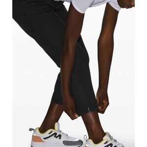 Lululemon Essential High-Rise Trousers Womens 6 Black Pleated Stretch